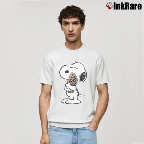 Snoopy Hugging Mushroom Men’s Classic Tee in white – Premium Comfort Men’s Snoopy Hugging Mushroom Classic T-Shirt in white | Soft, Breathable Everyday Wear