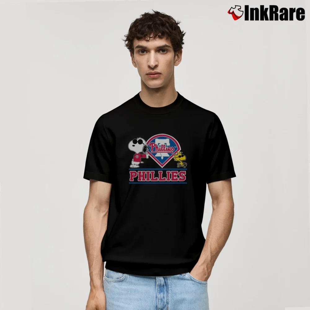 Men’s Snoopy Joe Cool And Woodstock Philadelphia Phillies Classic T-Shirt in black | Soft, Breathable Everyday Wear