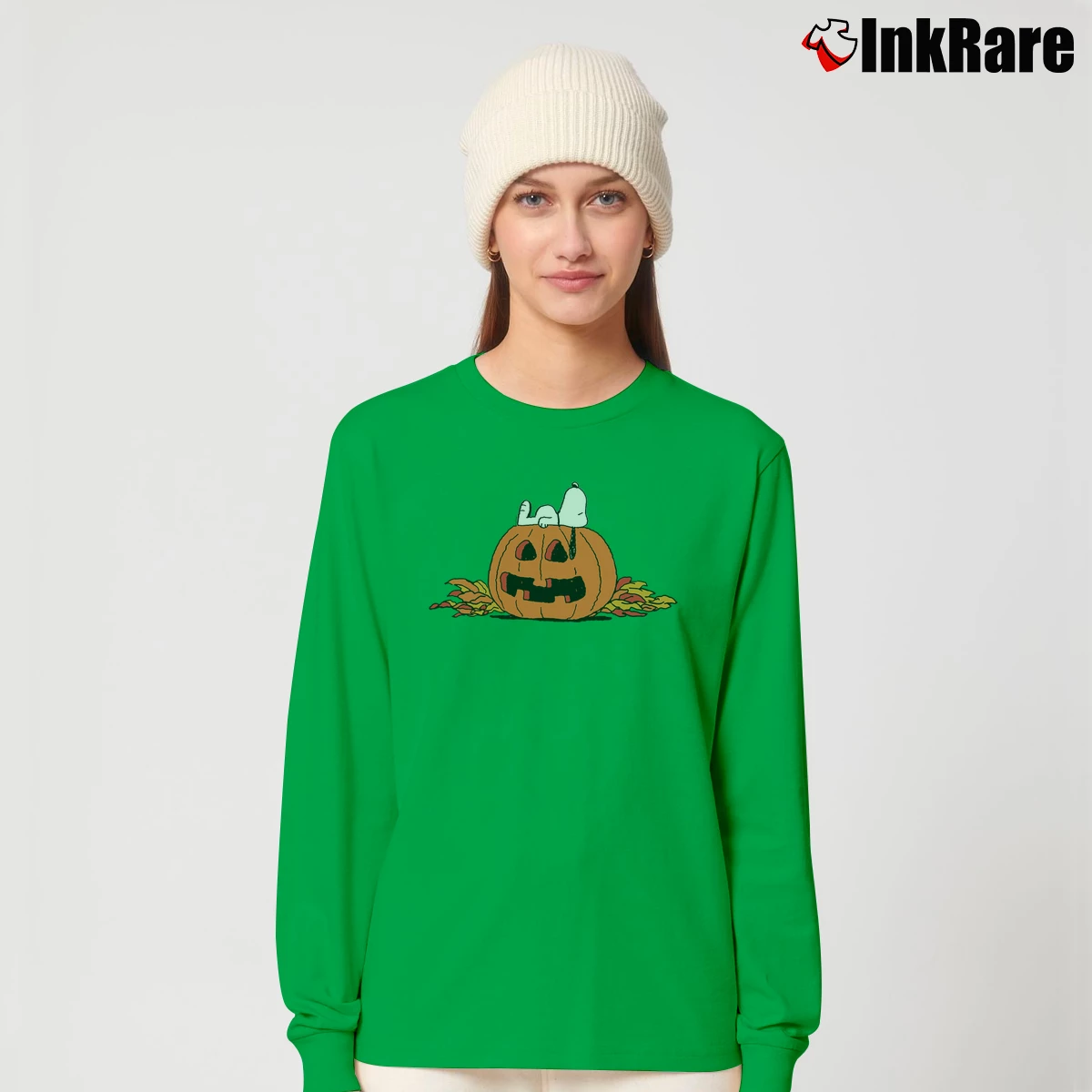 snoopy lantern halloween Women’s Long-Sleeve Top in irish green – Effortless Layer Women’s snoopy lantern halloween Long-Sleeve Top in irish green | Sleek, Versatile, All-Season