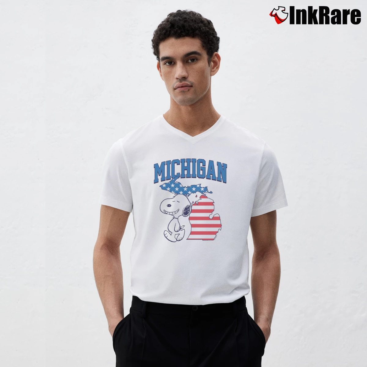 Snoopy Michigan USA Flag Men’s V-Neck Tee in white – Modern Essential Men’s Snoopy Michigan USA Flag V-Neck Tee in white | Sharp, Breathable, Everyday Staple