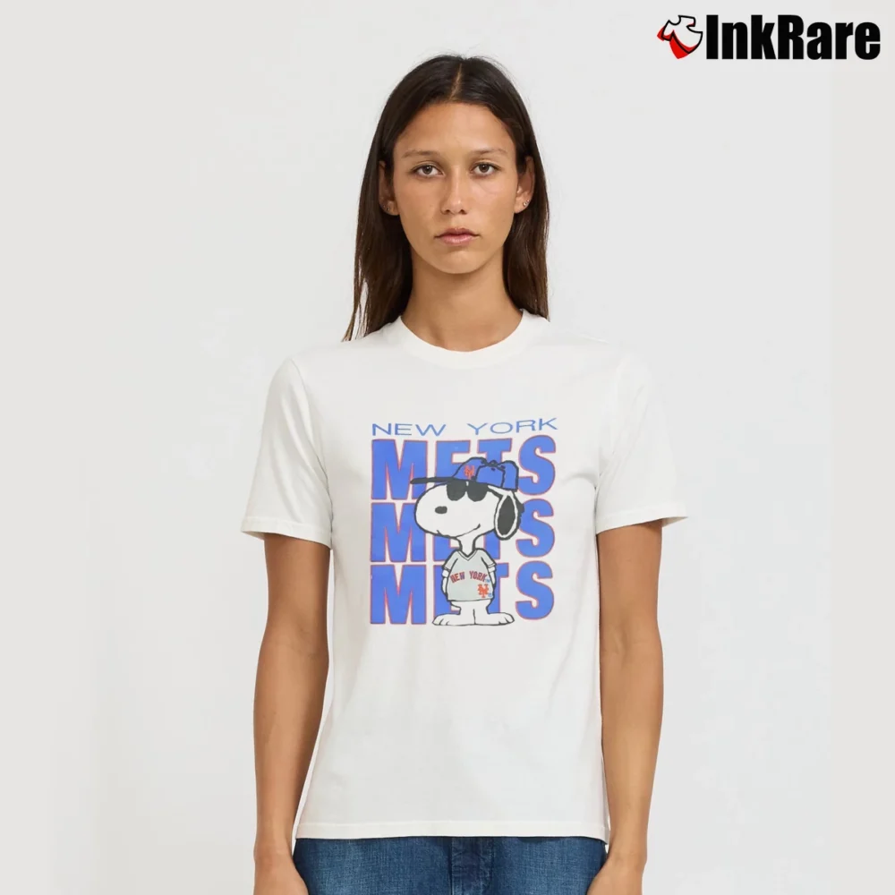 Women’s Snoopy New York Mets T-Shirt in white | Soft, Flattering Fit