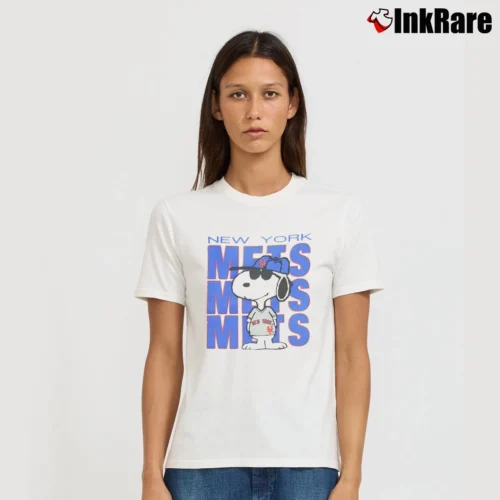 Snoopy New York Mets Women’s Tee in white – Effortless Style Women’s Snoopy New York Mets T-Shirt in white | Soft, Flattering Fit