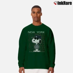 Men’s Snoopy New York Yankees MLB Vintage Long-Sleeve Shirt in forest green | Sleek, Lightweight, Year-Round Wear