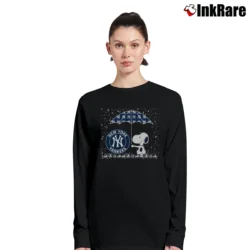 Women’s Snoopy New York Yankees Trending Long-Sleeve Top in black | Sleek, Versatile, All-Season