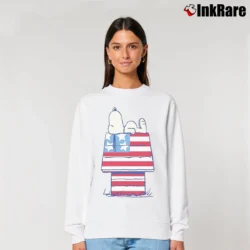 Women’s Snoopy Peanuts American Flag House Relaxed Sweatshirt in white | Soft, Laid-Back Vibe