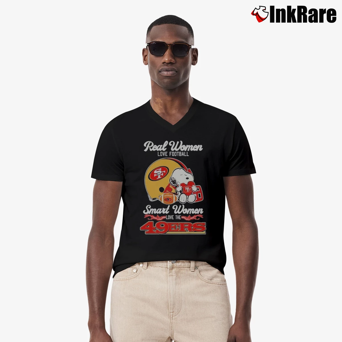 Snoopy Real Women Love Football Smart Women Love The San Francisco 49ers Men’s V-Neck Tee in black – Modern Essential Men’s Snoopy Real Women Love Football Smart Women Love The San Francisco 49ers V-Neck Tee in black | Sharp, Breathable, Everyday Staple