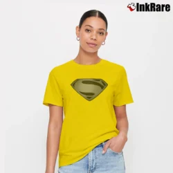 Women’s Snyder's Cut Superman Justice League Graphic Signature T-Shirt in yellow | Soft, Flattering Fit