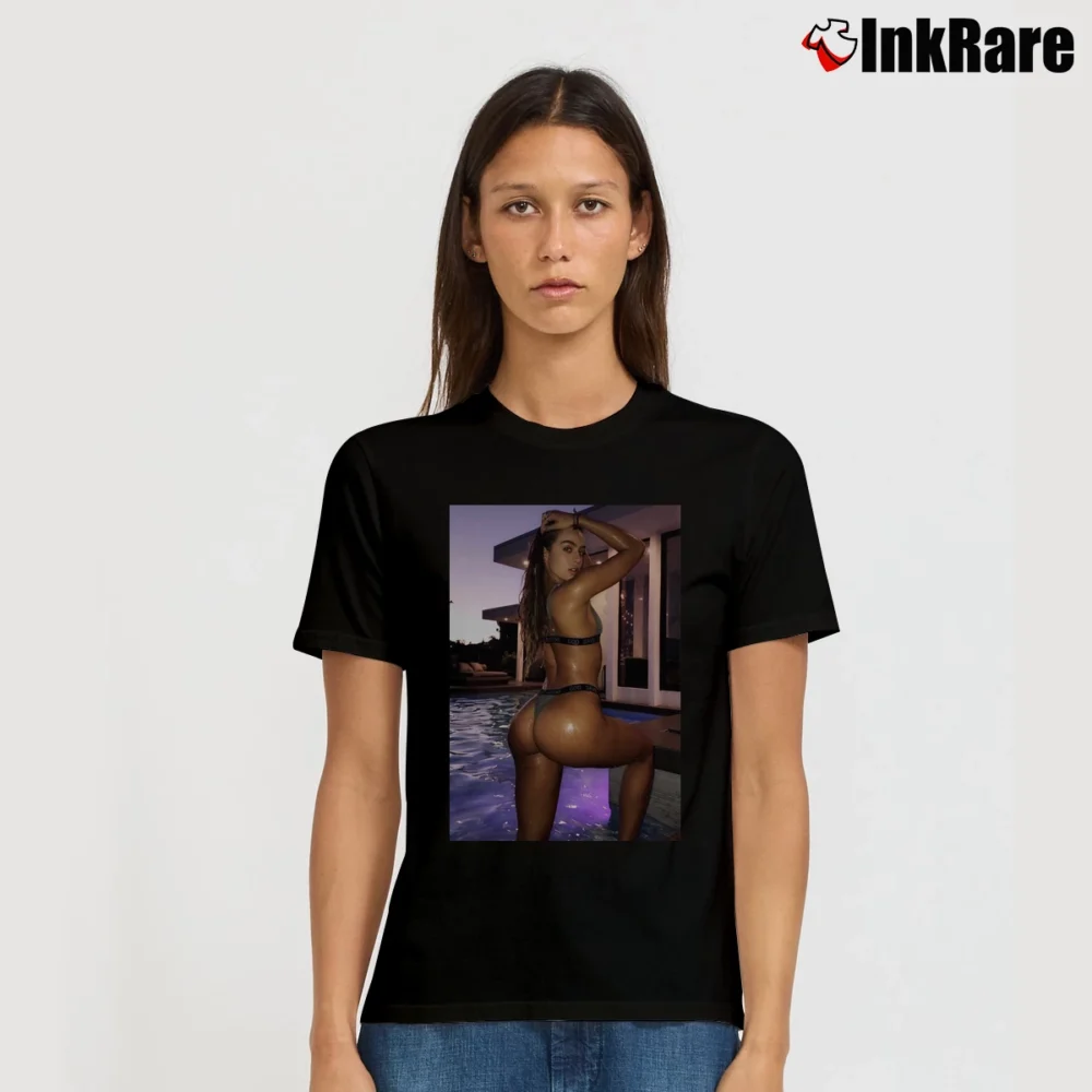 Women’s Sommer Ray Graphic Signature T-Shirt in black | Soft, Flattering Fit