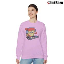 Women’s Spongebob DJ Classic Relaxed Sweatshirt in light pink | Soft, Laid-Back Vibe