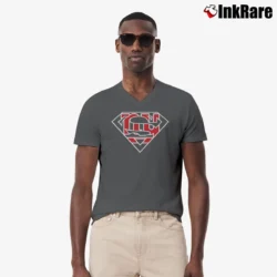 Men’s Superman x New York Giants NFL Fan V-Neck Tee in charcoal | Sharp, Breathable, Everyday Staple