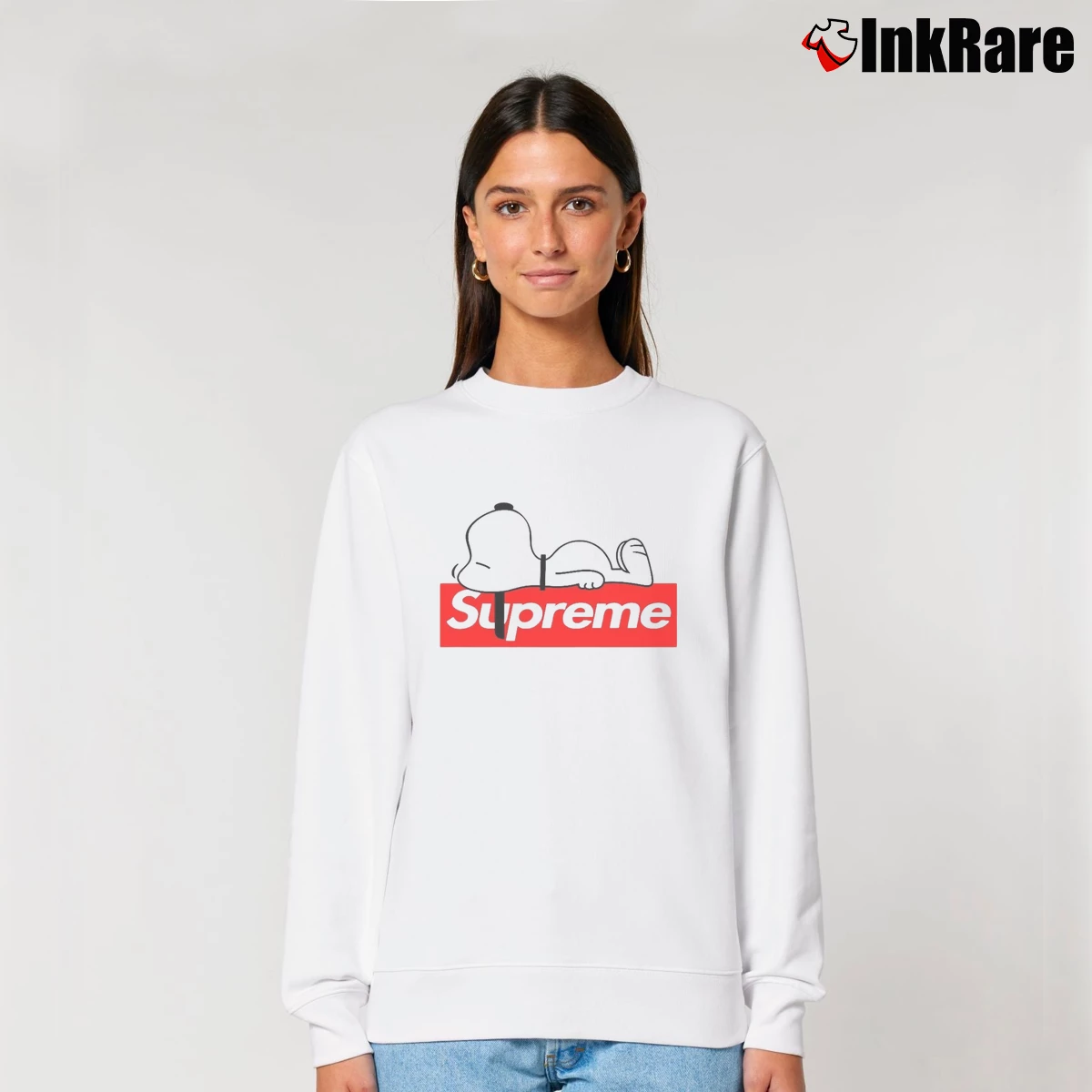Supreme Snoopy Sleep Women’s Relaxed Sweatshirt in white – Cozy Casual Women’s Supreme Snoopy Sleep Relaxed Sweatshirt in white | Soft, Laid-Back Vibe