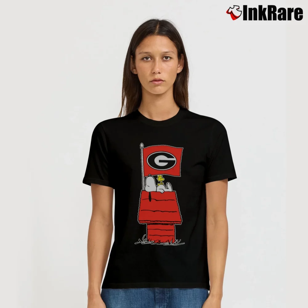 Women’s Tailgate X Peanuts Georgia Bulldogs Signature T-Shirt in black | Soft, Flattering Fit