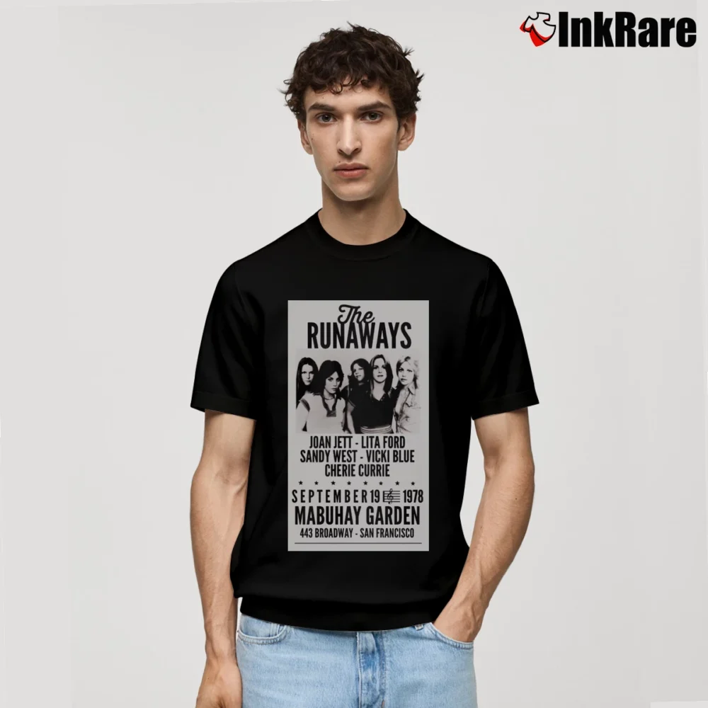 Men’s The Runaways 1978 Poster Vintage Classic T-Shirt in black | Soft, Breathable Everyday Wear