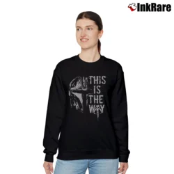 Women’s This Is The Way Mandalorian Boba Fett Relaxed Sweatshirt in black | Soft, Laid-Back Vibe