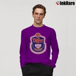 Men’s Tiger Gold Medal Beer Vintage Style Long-Sleeve Shirt in purple | Sleek, Lightweight, Year-Round Wear