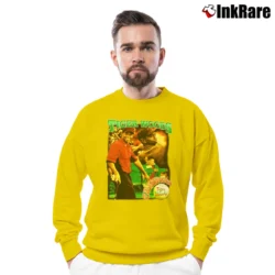 Men’s Tiger Woods Golf Graphic Crewneck Sweatshirt in yellow | Cozy Fabric, Clean Style