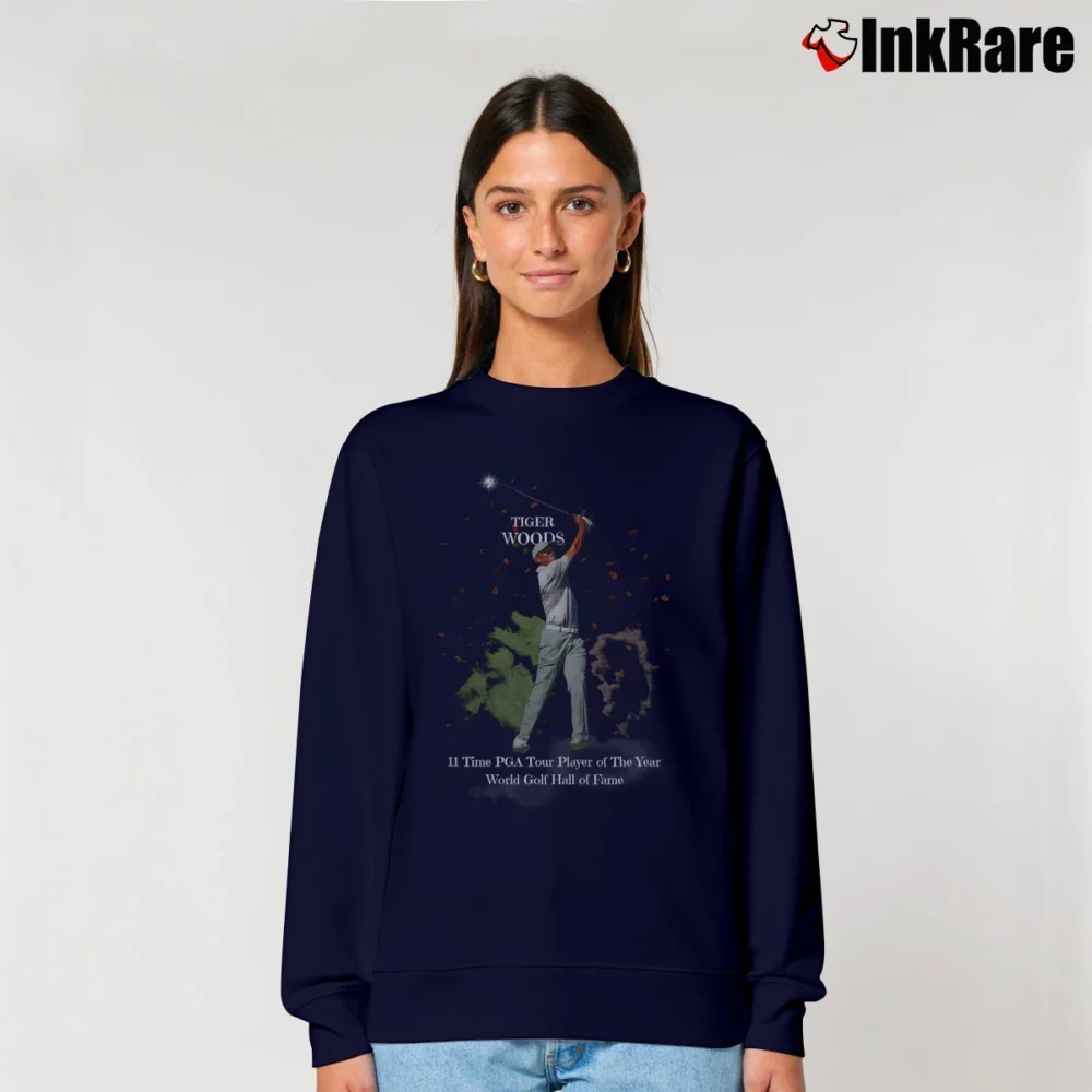 Women’s Tiger Woods Hall Of Fame Golf Relaxed Sweatshirt in navy | Soft, Laid-Back Vibe