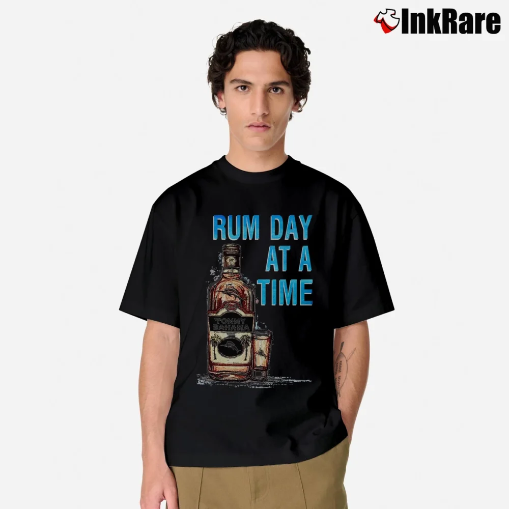 Men’s Tommy Bahama Rum Day Graphic Classic T-Shirt in black | Soft, Breathable Everyday Wear