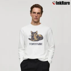 Men’s Tortitude Cat Feisty Tortoiseshell Kitty Long-Sleeve Shirt in white | Sleek, Lightweight, Year-Round Wear