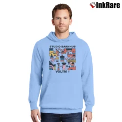 Men’s Très Bien Studio Barnhus Volym 1 Pullover Hoodie in light blue | Cozy, Durable, Modern Fit