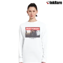Women’s Tupac Shakur Trust Nobody for Hip Hop Fans Long-Sleeve Top in white | Sleek, Versatile, All-Season