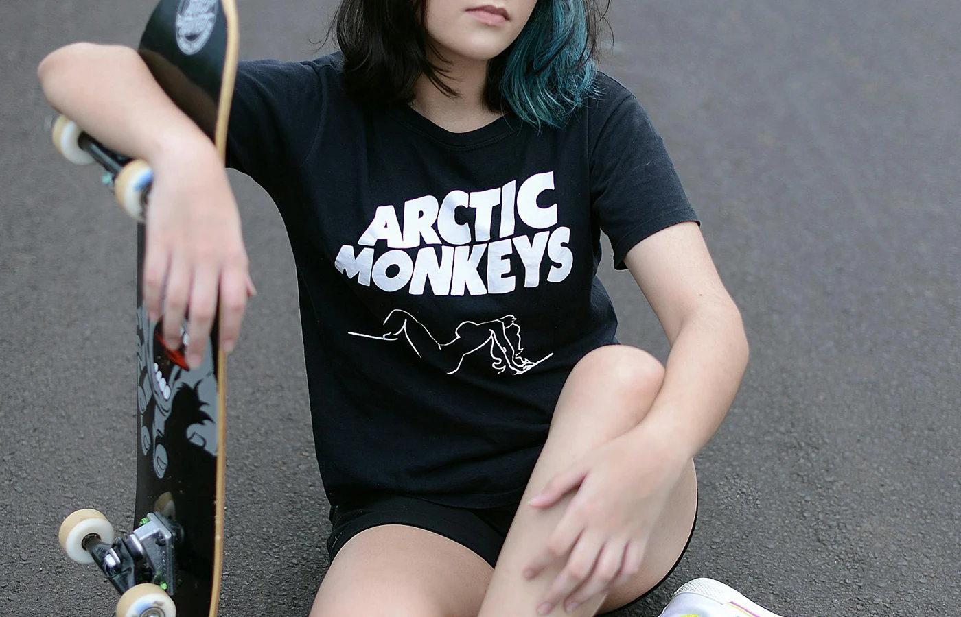 unisex graphic t shirts mix with shorts