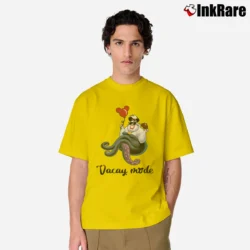 Men’s Ursula Vacay Mode Balloon Mickey Mouse Classic T-Shirt in yellow | Soft, Breathable Everyday Wear