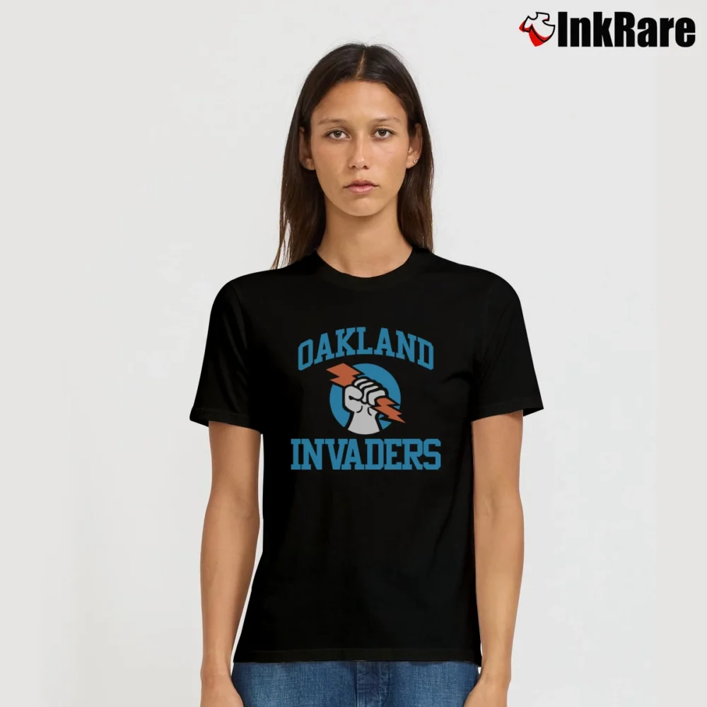 Women’s Usfl Oakland Invaders Fashion Signature T-Shirt in black | Soft, Flattering Fit