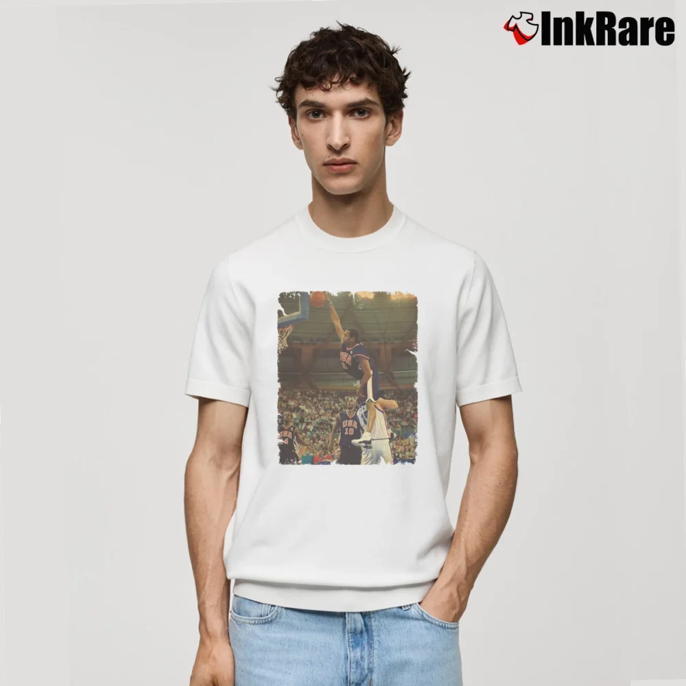 Men’s Vince Carter Dunk for NBA Fans and Basketball Lovers Classic T-Shirt in white | Soft, Breathable Everyday Wear