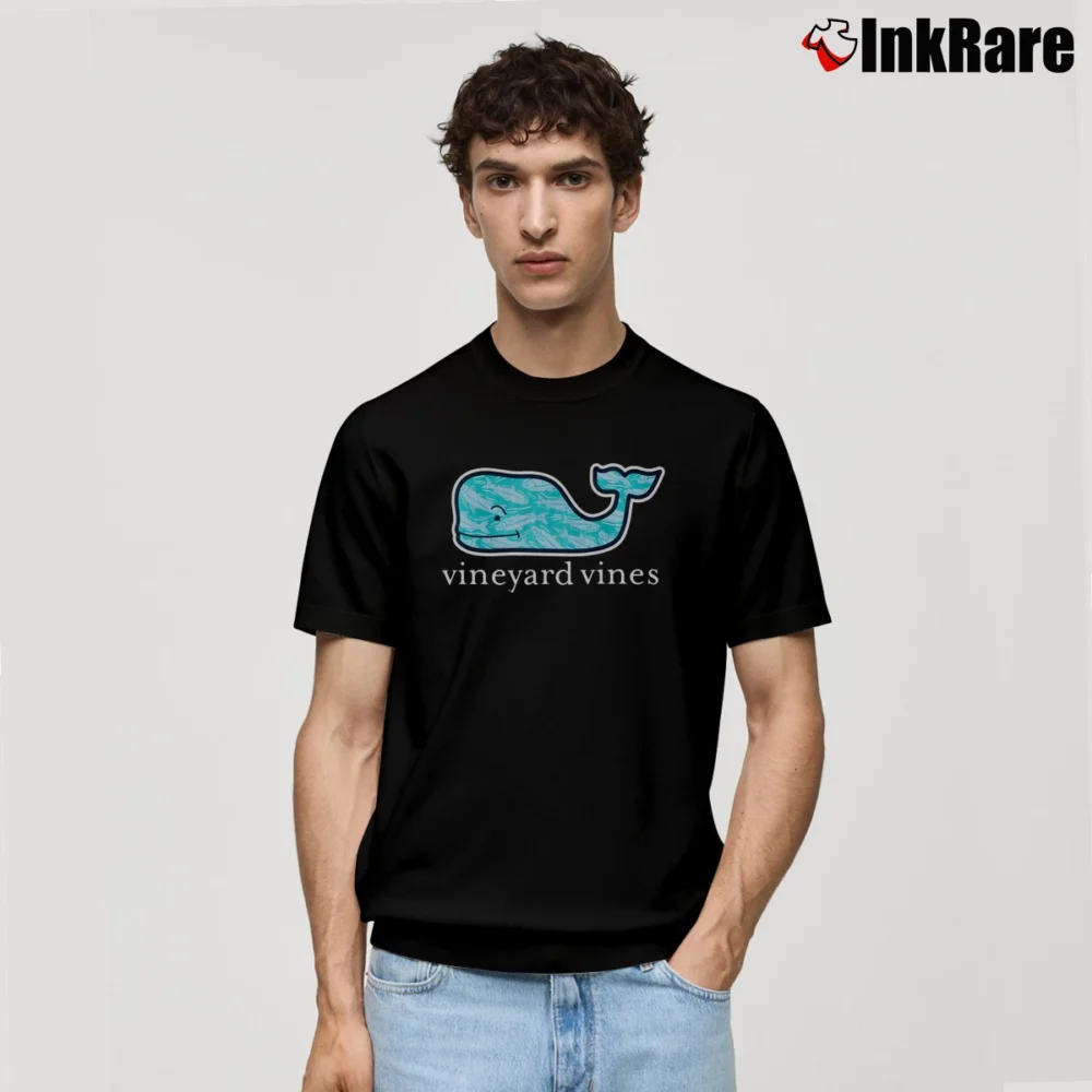 Men’s Vineyard Vines Swimming Upstream Classic T-Shirt in black | Soft, Breathable Everyday Wear