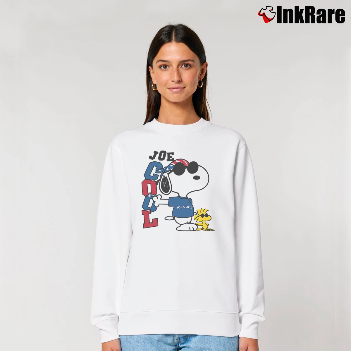 Vintage 90s Joe Cool Snoopy Women’s Relaxed Sweatshirt in white – Cozy Casual Women’s Vintage 90s Joe Cool Snoopy Relaxed Sweatshirt in white | Soft, Laid-Back Vibe