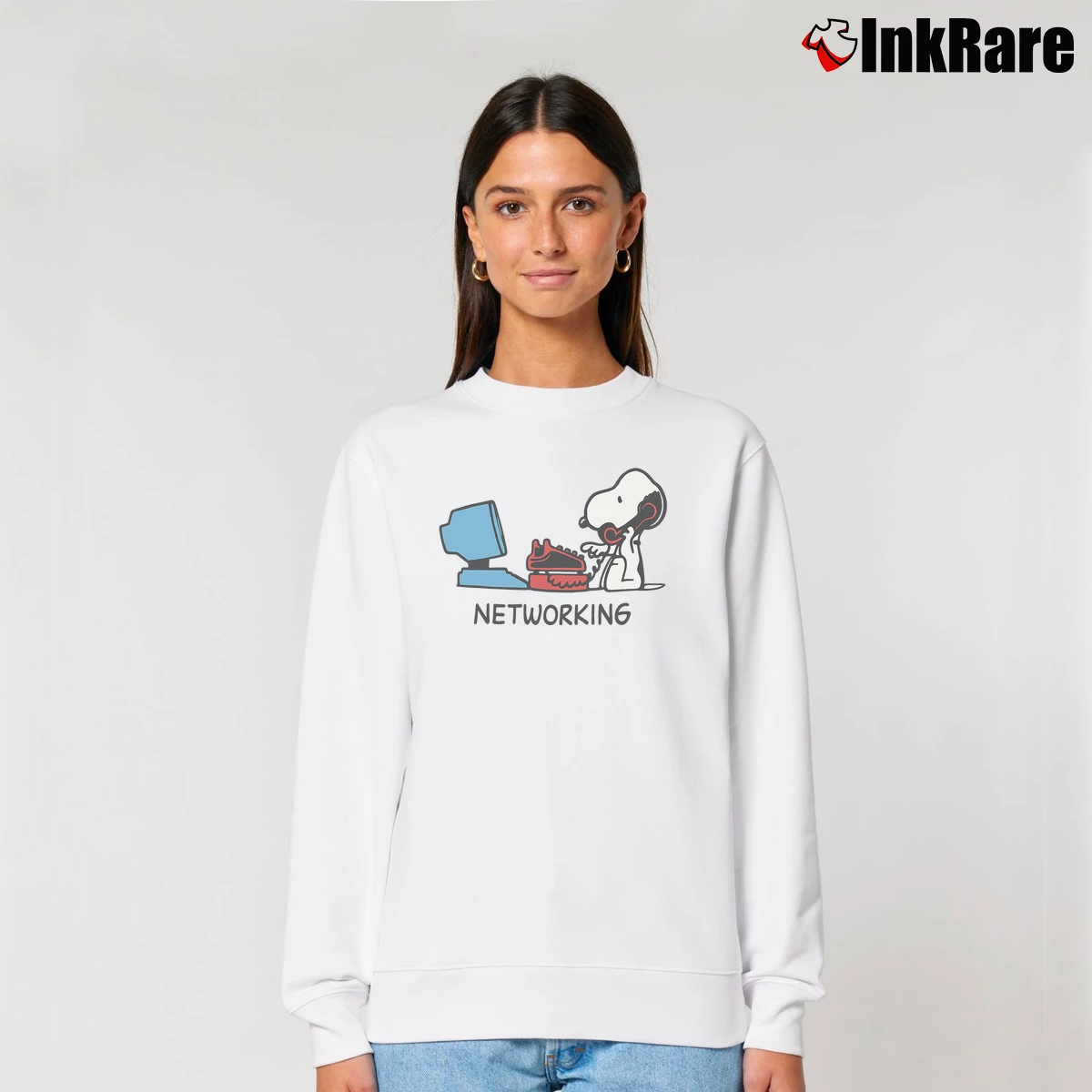 Vintage 90s Peanuts Snoopy Comic Women’s Relaxed Sweatshirt in white – Cozy Casual Women’s Vintage 90s Peanuts Snoopy Comic Relaxed Sweatshirt in white | Soft, Laid-Back Vibe