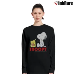 Women’s Vintage 90s Peanuts Snoopy Cookies Long-Sleeve Top in black | Sleek, Versatile, All-Season