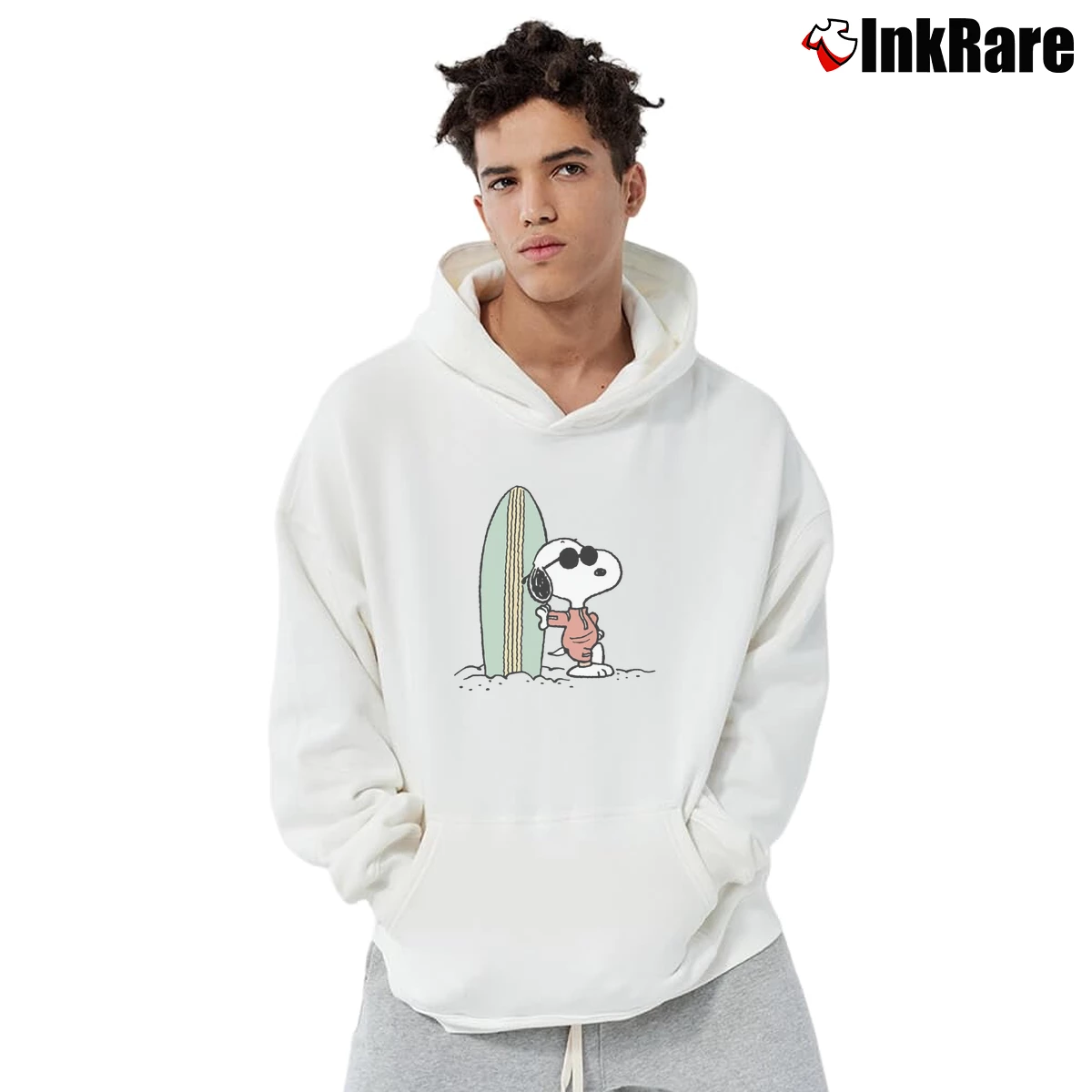 Vintage Surfing Snoopy Men’s Pullover Hoodie in white – Ultimate Warmth Men’s Vintage Surfing Snoopy Pullover Hoodie in white | Cozy, Durable, Modern Fit