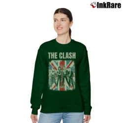 Women’s Vintage The Clash Relaxed Sweatshirt in forest green | Soft, Laid-Back Vibe