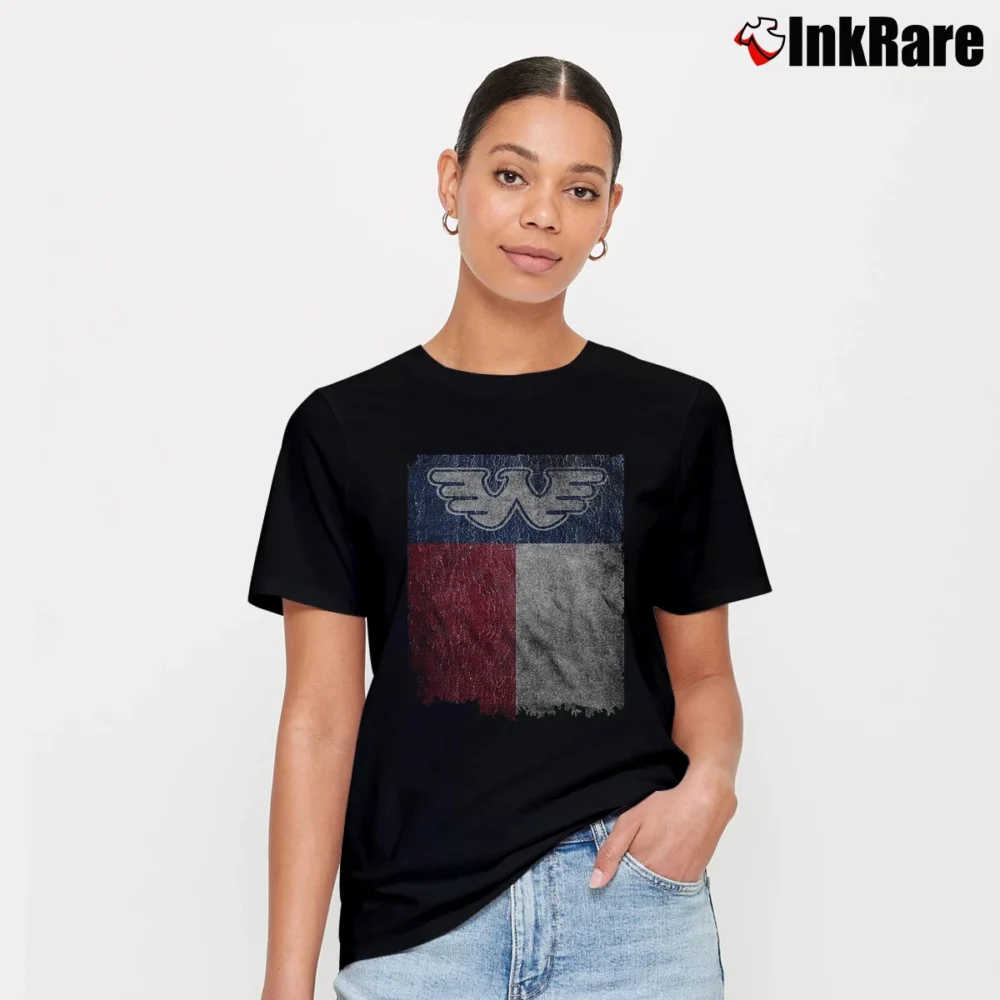 Women’s Vintage Waylon Jennings Texas Flag Signature T-Shirt in black | Soft, Flattering Fit