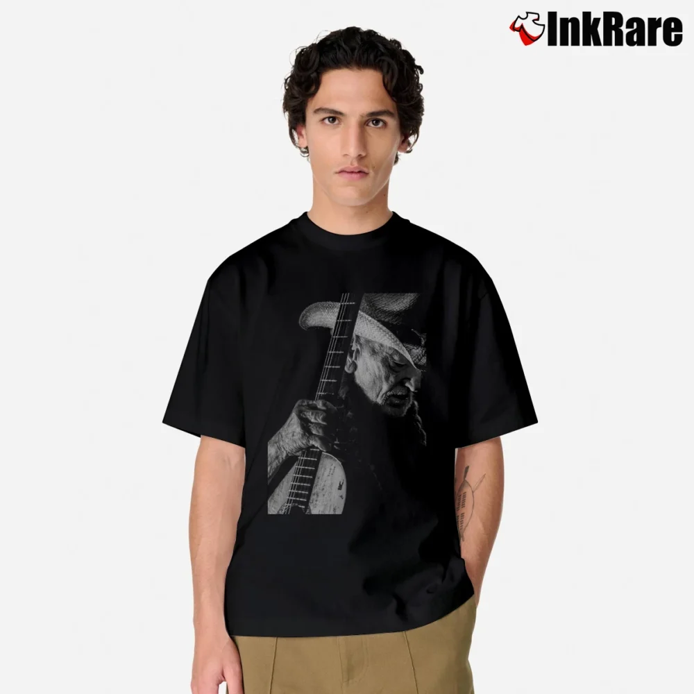 Men’s willie nelson poster country music icon Classic T-Shirt in black | Soft, Breathable Everyday Wear