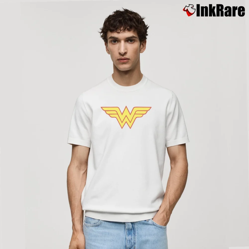 Men’s Wonder Woman Strofa Graphic Classic T-Shirt in white | Soft, Breathable Everyday Wear